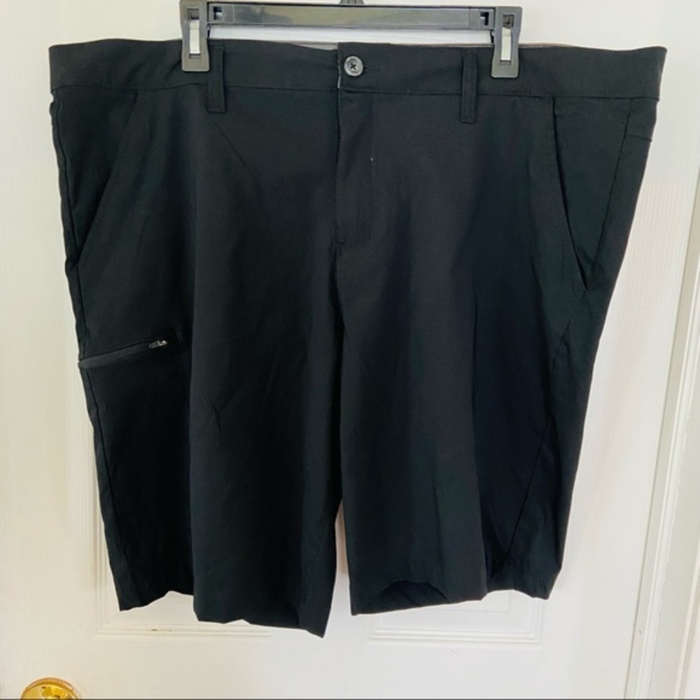 WEATHERPROOF VINTAGE black pocket stretch trail shorts Size 40
